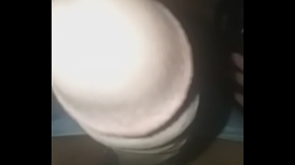 Play MP4 - H&eacute;tero com rola durona subindo e descendo