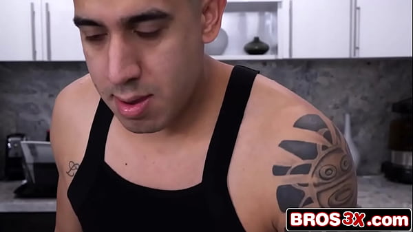 Nonton Blonde Stepsisters Turn Taboo Play Into A Thrilling Three-way thumbnail