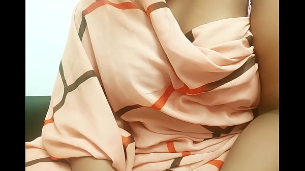 Naughty_Bhabi showing boobs