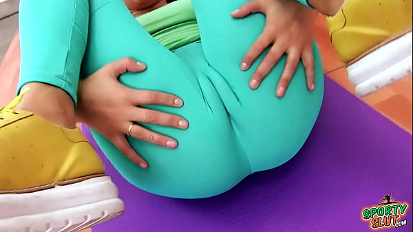 Big CAMEL-TOE Round Butt Latina In Very Tight Spandex Yoga 