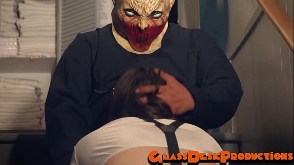 This Trick-or-treater Didn&rsquo;t Want Candy, He Wanted This Pawg&rsquo;s Fish Taco thumbnail