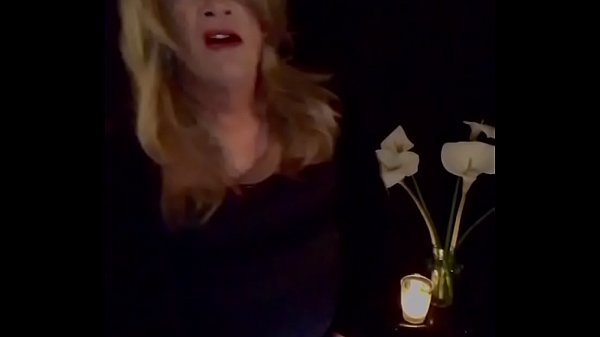 Play MP4 - Dakota&colon; Feel Real&period;&period;