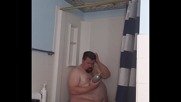 Play MP4 - Getting ready with a shower&period;