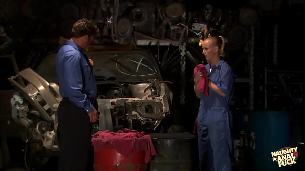 Because this workshop is so amazing its employees like having sex over lunch