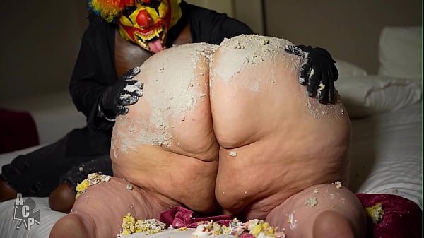 Bbw Natalie Kinky Enjoying A Nice Donut While Taking Bbc thumbnail