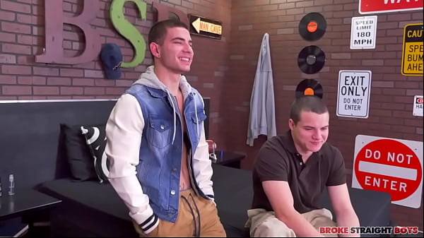 Play MP4 - Teen Guy Gets His Cherry Popped