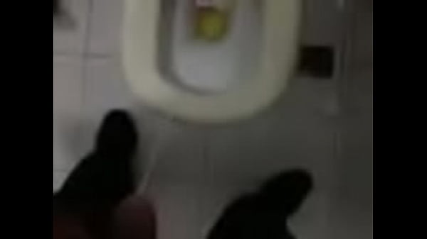 Mijada no meio do dia / piss