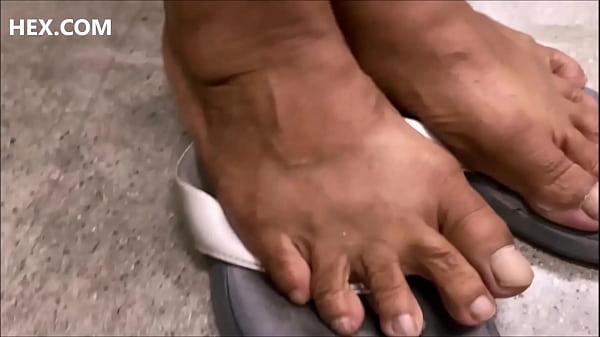 Nonton Stank Toes On Milf Soles thumbnail
