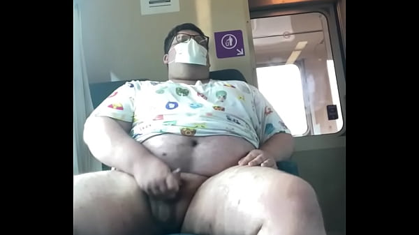 Play MP4 - Chub cums on the train