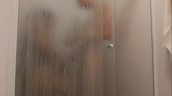 Play MP4 - Novinha Casada Tomando Banho Depois De Goza na Minha Rola