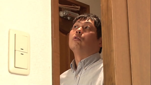 Play MP4 - https&colon;&sol;&sol;bit&period;ly&sol;3FHkeqh　好きな男のチ&cir;ポでヤりたい彼女の発情フェラ姿にフル勃起！勃たないチ&cir;ポを諦め、僕のガチガチチ&cir;ポに夢中でむしゃぶりつく！性欲底ナシ女の激しい誘惑に理性を狂わされる！「あっちのチ&cir;ポの方が硬くてスゴいかも」【パート2】