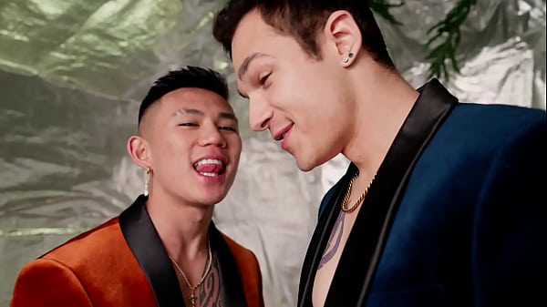 Play MP4 - Hot Latino Railed By Massive Cocked Muscle - Jayden Marcos&comma; Damien Cruz - RodsRoom