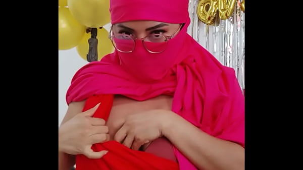 Patriarchy made me very submissive and that s why_I m wearing clothes covering my_face