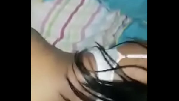 Morena gostosa recebe leitinho