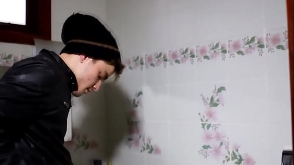 Novinho Dotado Batendo Uma thumbnail