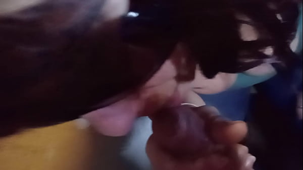 Play MP4 - La moglie del mio capo mi fa un pompino nel ripostiglio&period;