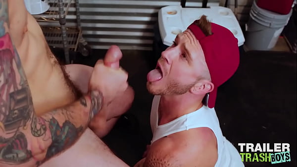 Trailertrashboys Hung Hunk Facializes Trailer Trash Gay thumbnail