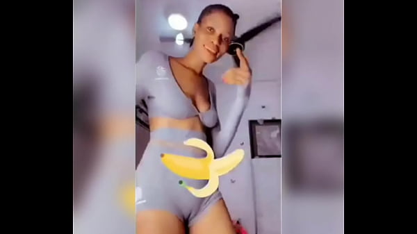 Cameltoe girl twerks hard