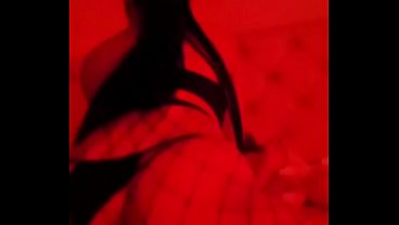 &iexcl;&iexcl;Mi amante me cabalga sus grandes nalgas y termine llen&aacute;ndola de leche por dentro mientras le meto el dedo en su rico y Virgen culo!! 