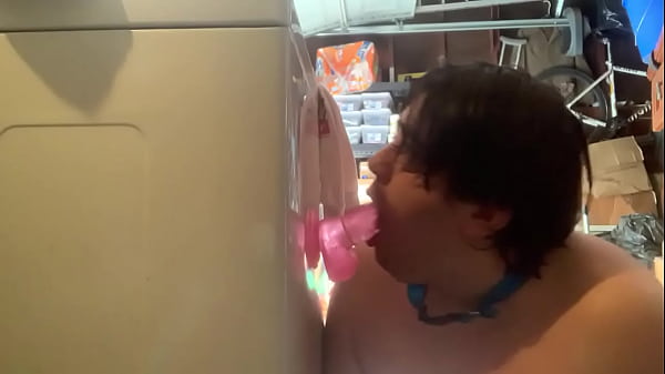 Play MP4 - Daisybenz96 Gags on cock