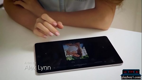 Play MP4 - Pretty tight body Russian brunette solo striptease