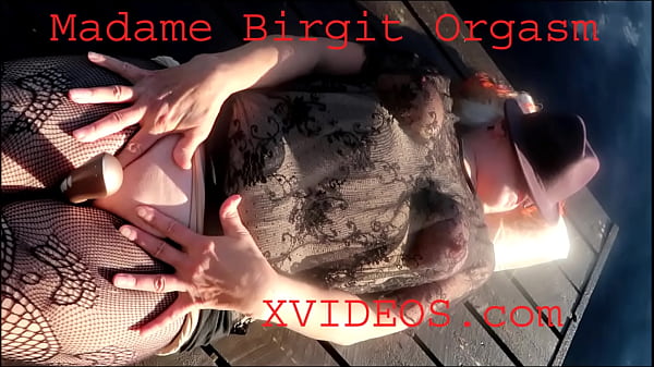 Nonton My Best Joy Of Summer Is Masturbate Orgasms .. And In The End Of This Vid Is Surprise !!!! thumbnail