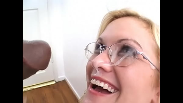 Play MP4 - Blonde in glasses gives black guy BJ