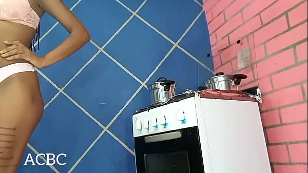 Foda na cozinha acaba em gozadinha na bunda - anal_teen - Nicoli Fox