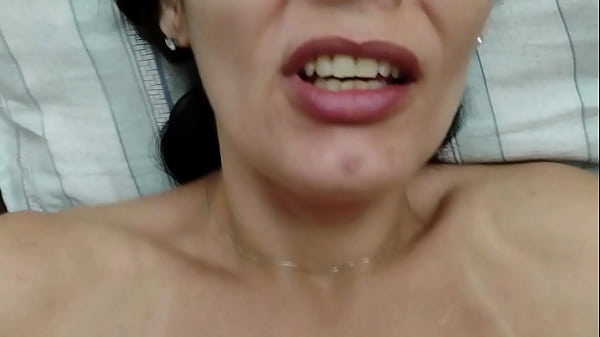 Play MP4 - Garoto novinho comendo minha esposa pela segunda vez&comma;ela t&aacute; adorando me fazer de corno com este garoto