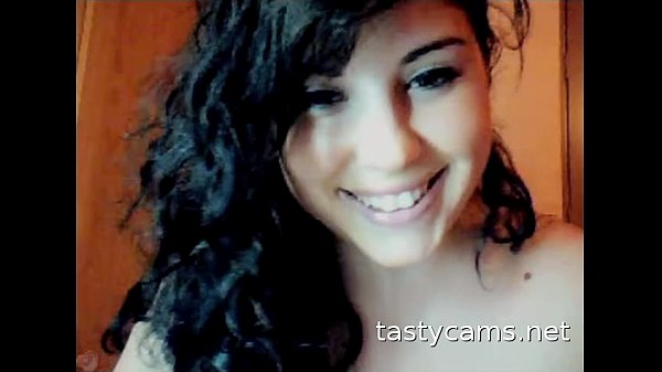 Latina camgirl plays with_big natural breasts
