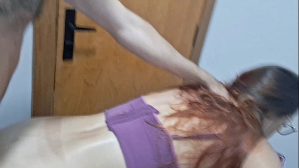 VAZOU v&iacute;deo da enfermeira fodendo dentro do banheiro do hospital! 