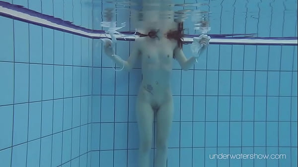 Play MP4 - Skinny nudist enjoy nude swimming and being horny