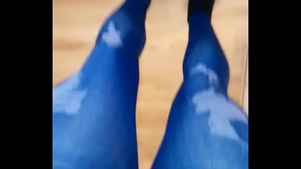 Nonton Orinar En Jeans Y Calcetines thumbnail