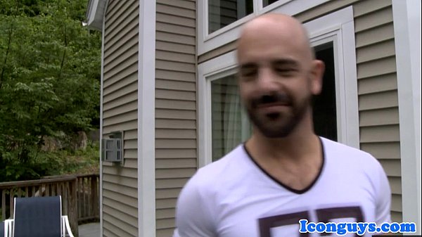 Play MP4 - Muscle DILF pleasured by young twink