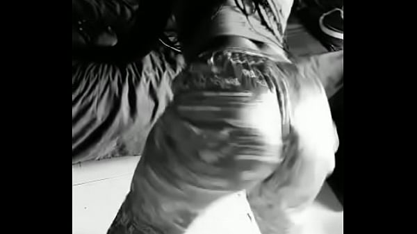 Twerking With No Panties In Kenya thumbnail