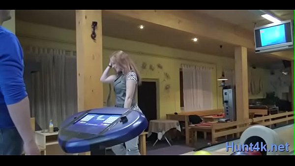 Sexy_young bimbo getsquim filled