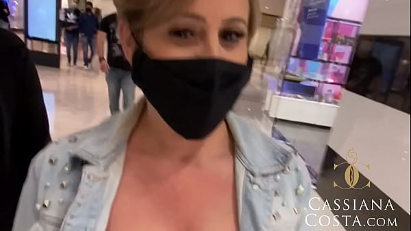 Play MP4 - Passeando no shopping encontrei um amigo e adivinhem&quest; Sentei no pau duro dele at&eacute; ele me virar e foder meu cu