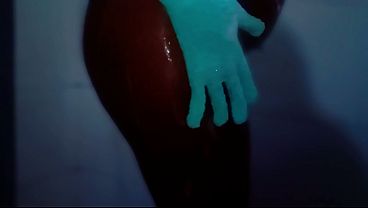 Lil Latina Shower Show Slo-mo thumbnail