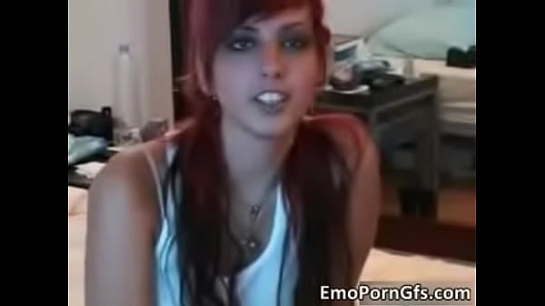 Nonton Horny Redhead Emo Bitch Sucks Stiff thumbnail