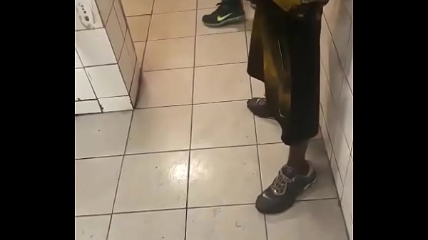 Me deparando na putaria 