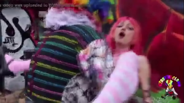 Play MP4 - i put spongebob music over a E-Girl getting hammered by a damn clown