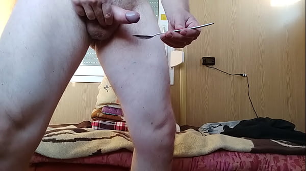 Salut , imi place foarte mult sa ma masturbez si sa imi beau pisatul si sperma ! 