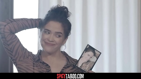 Nonton Devoted Brunette Babe Rides On Demanding Client's Cock Just To Please Him thumbnail