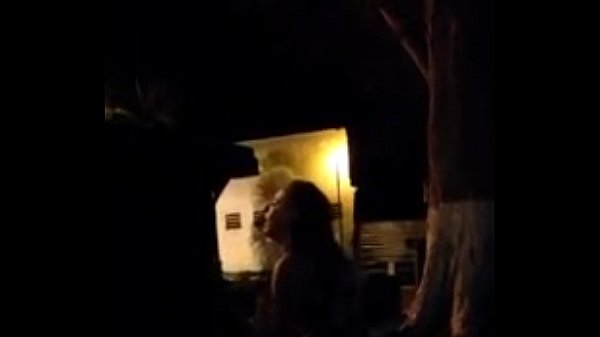 Cặp đôi làm tình_giữa phố tại bếnNinh Kiều Cần Thơ