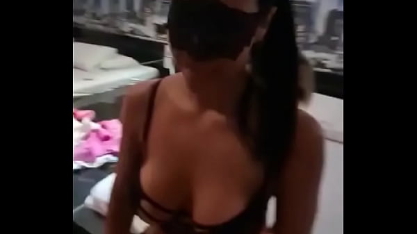 Que tes&atilde;o do caralho que minha amiga morena foi me dando me provocando e se oferecendo pra mim 