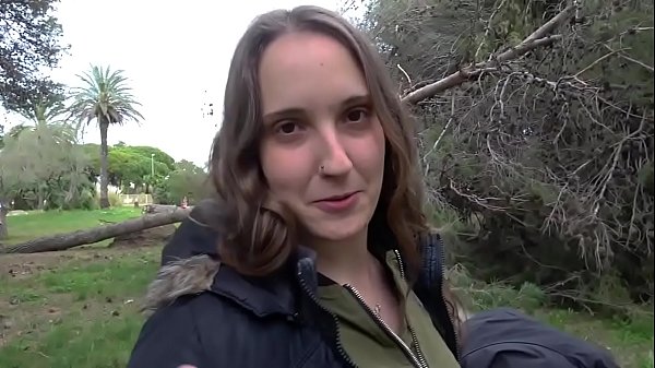 Martina Smeraldi  RICURA italiana,  vestida de colegiala y exhibicionismo detr&aacute;s de c&aacute;maras 