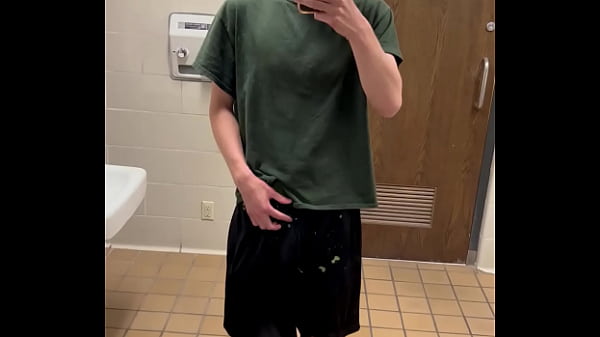 Nonton Malik Vadheim Mirror At 10 Iphoto Selfie thumbnail