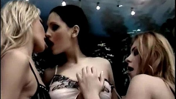 Three college lesbian babes have fun 