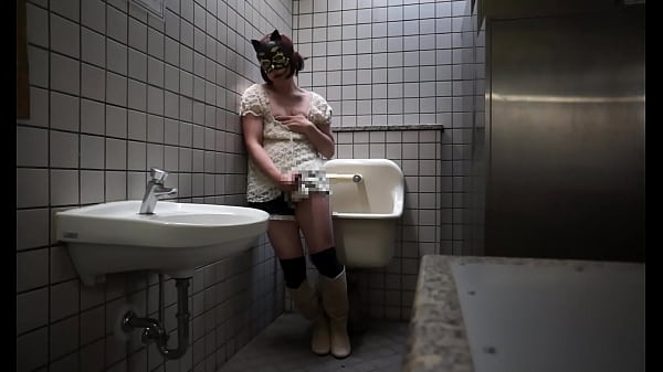 日本人　女装　あゆみ　オナニー　公衆トイレ 009 