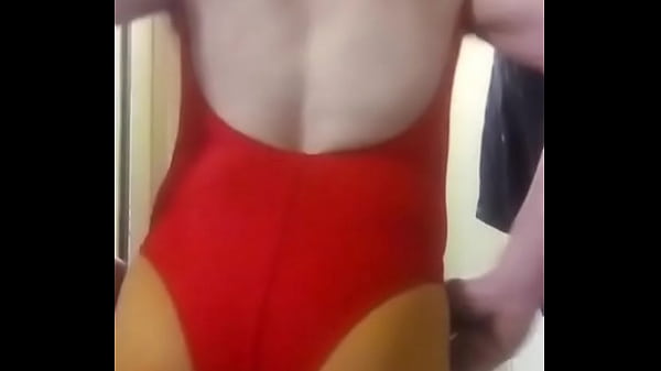 Mostr&aacute;ndome bailando 